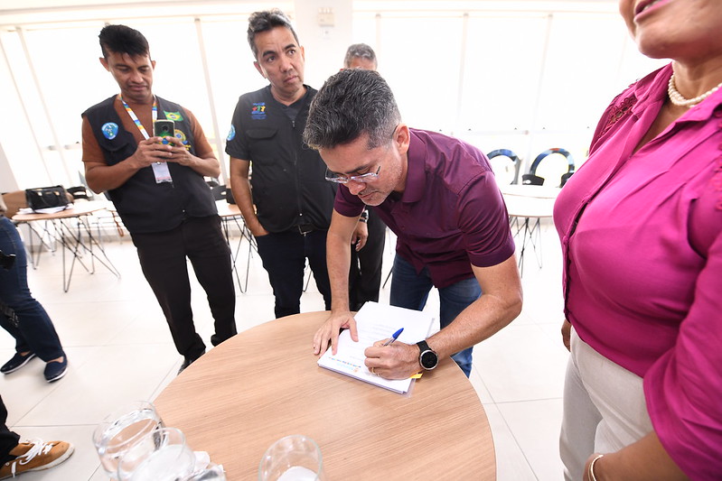 Prefeito David Almeida envia mensagem a CMM que reajusta salário dos conselheiros tutelares após 14 anos