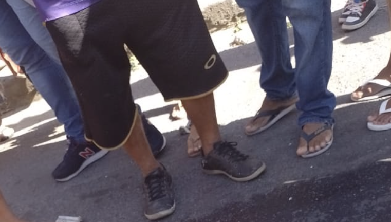 Urgente: motoqueiro morre em grave acidente com caminhão na zona leste de Manaus