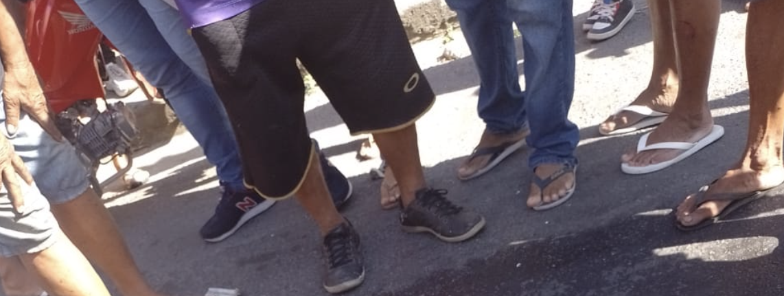 Urgente: motoqueiro morre em grave acidente com caminhão na zona leste de Manaus