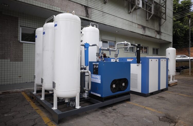 Em meio à subida de casos de covid, SPAs ganha usina de oxigênio em Manaus