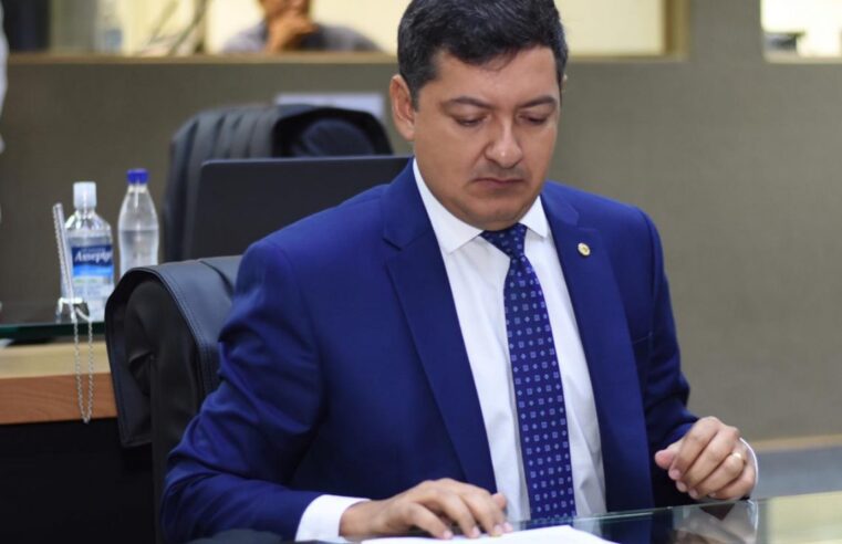 Felipe Souza propõe que pessoas com Esclerose Lateral Amiotrófica possam ter seus direitos assegurados no estado