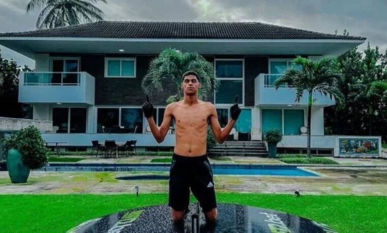 Luva de Pedreiro afirma que quer retomar carreira de influenciador