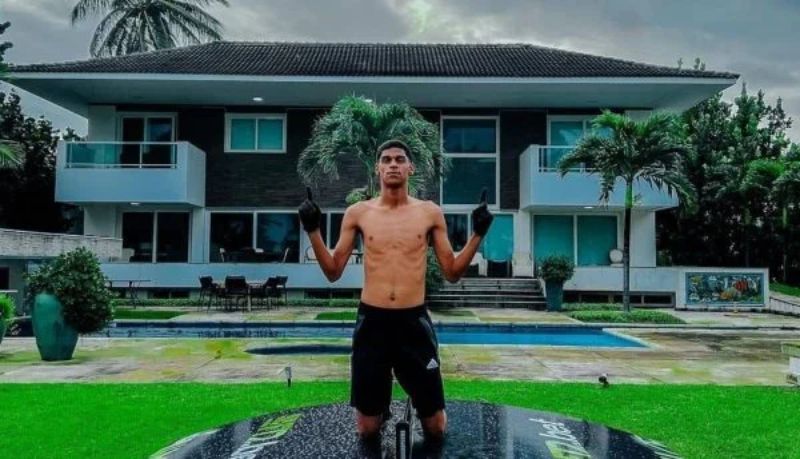 Luva de Pedreiro afirma que quer retomar carreira de influenciador