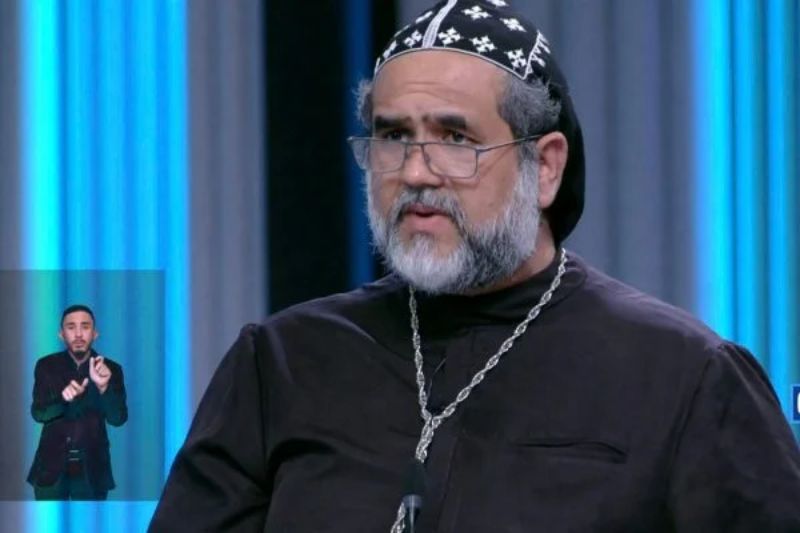 Padre Kelmon vira alvo de memes após debate da Globo