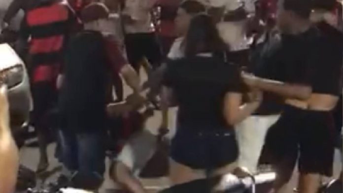 Torcedores saem no soco durante jogo em barzinho na zona leste da capital amazonense; assista