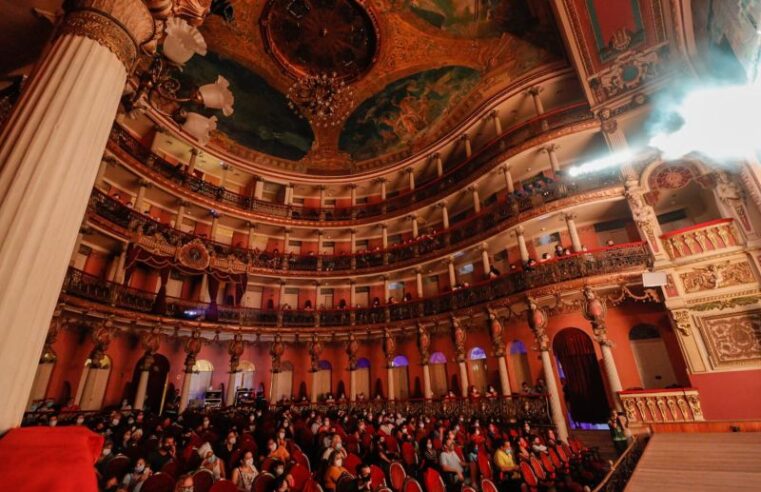 Teatro Amazonas e Largo de São Sebastião recebem programação de Halloween gratuita, neste sábado (29)