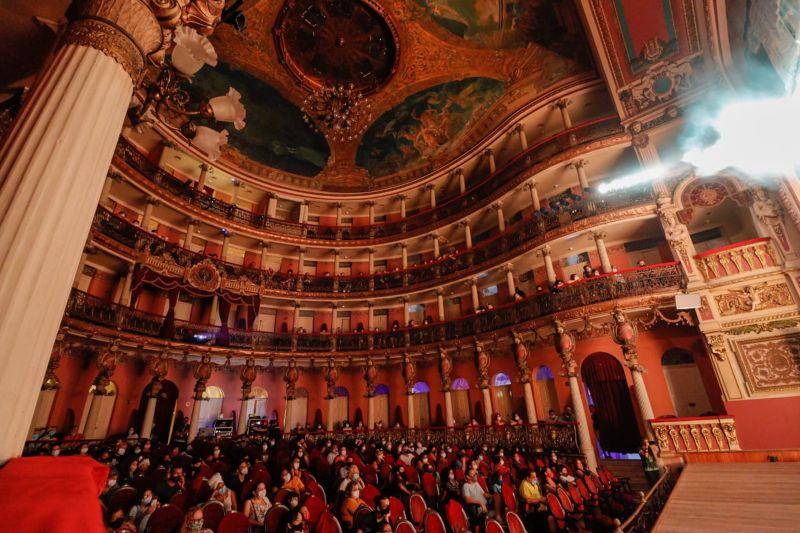 Teatro Amazonas e Largo de São Sebastião recebem programação de Halloween gratuita, neste sábado (29)