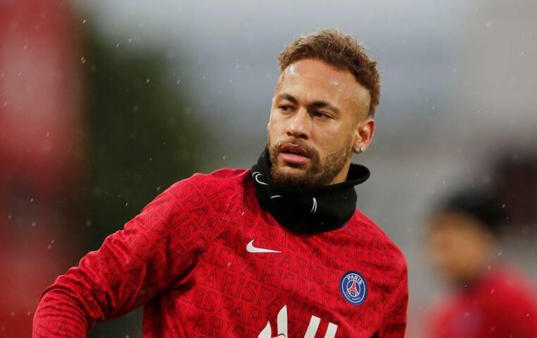 MP retira pedido de prisão e multa contra Neymar