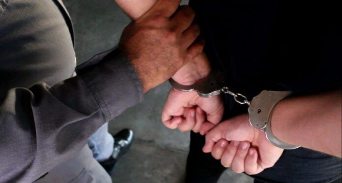 Na lista da interpol por matar a esposa no RS, foragido da justiça é preso em Iranduba