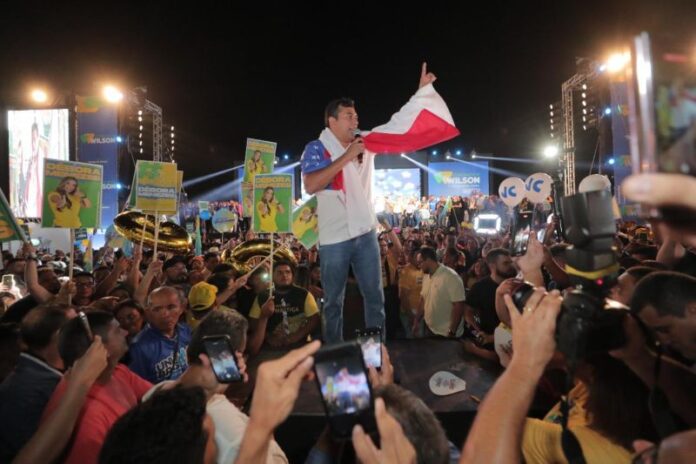 Wilson Lima abre 16 pontos de vantagem sobre Eduardo Braga, diz Pontual Pesquisas