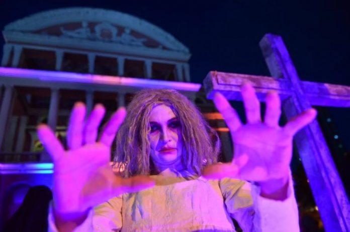 Teatro Amazonas recebe programação de Halloween com concerto e visitação performática