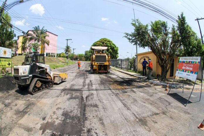Programa ‘Asfalta Manaus’ é intensificado no bairro Compensa