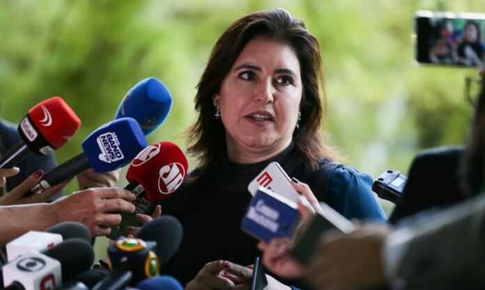 Simone Tebet almoça com Lula em SP para fechar apoio no 2º turno