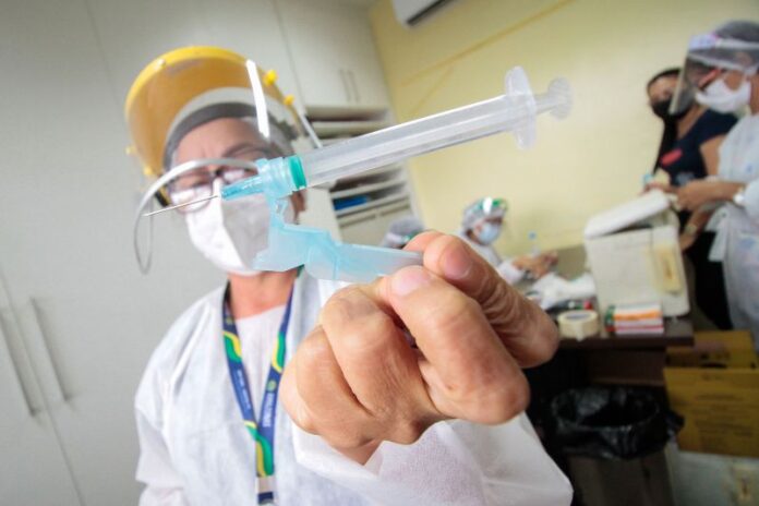 Manaus tem mais de 1 milhão de pessoas com doses em atraso da vacina da Covid