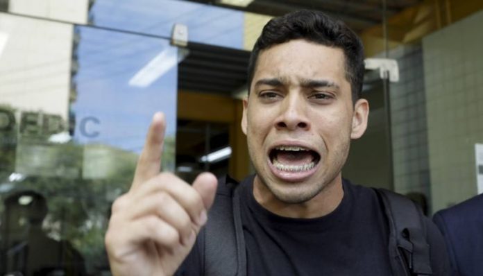 Após passar a noite na delegacia, Gabriel Monteiro é transferido para presídio