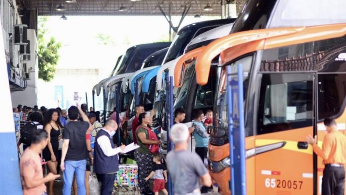 Cerca de 27 mil pessoas devem deixar a capital amazonense neste feriado prolongado