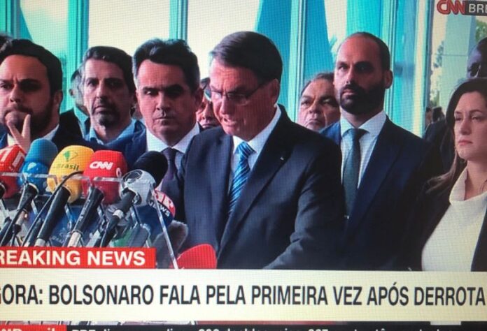 Em 1º pronunciamento após derrota, Bolsonaro fala de manifestações: ‘Sentimento de injustiça’
