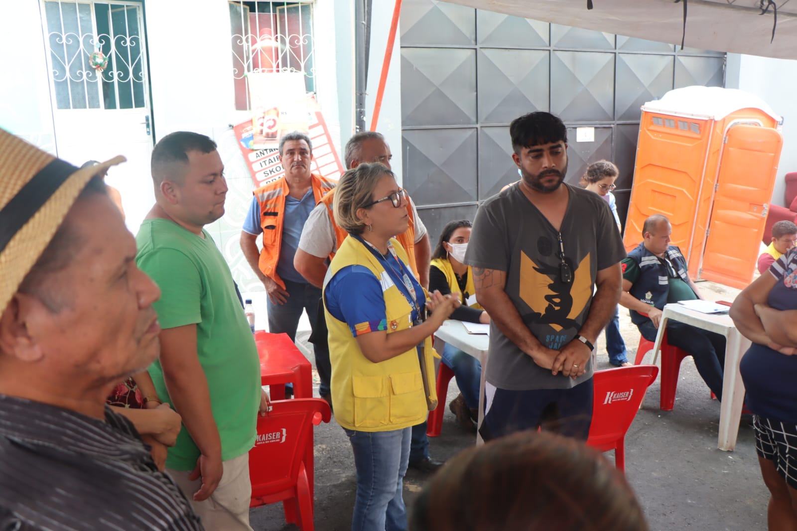 Vereador Dione Carvalho faz Mutirão do BEM a famílias atingidas pela chuva da madrugada do dia (1)