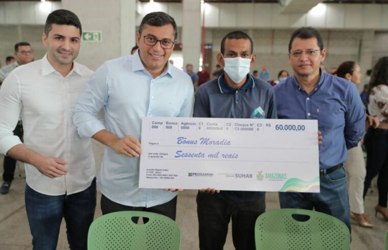 Wilson Lima realiza pagamentos de indenizações do Prosamin+ a famílias da Comunidade da Sharp