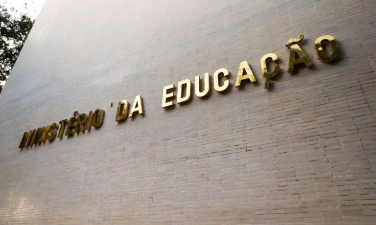 MEC volta atrás e desbloqueia R$ 344 milhões de universidades