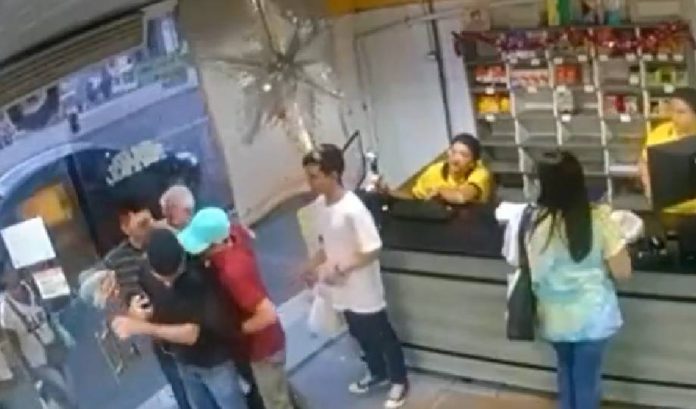 Idoso é furtado em panificadora na Avenida Constantino Nery em Manaus; confira o vídeo