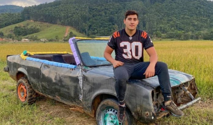 Youtuber é preso em SC depois de gravar ‘assalto fake’ e mobilizar helicóptero e viaturas da polícia