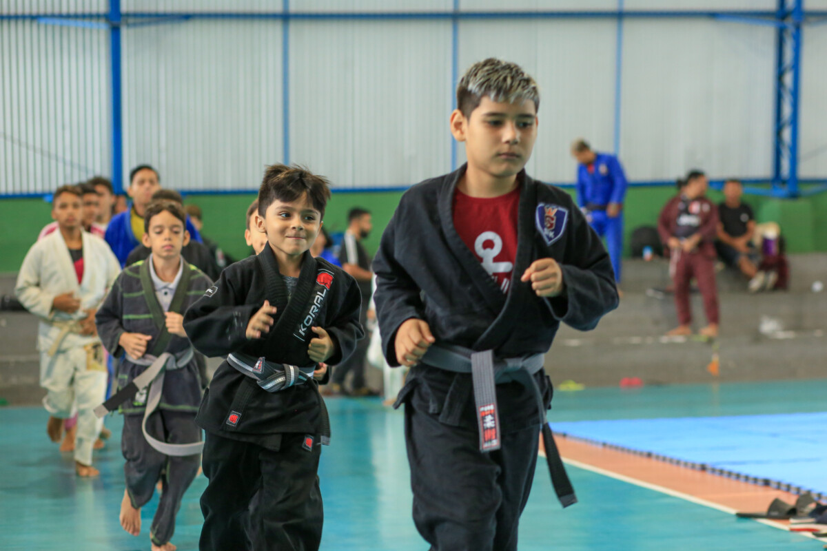 Prefeitura de Manaus inaugura aulas de jiu-jítsu na minivila olímpica do Coroado