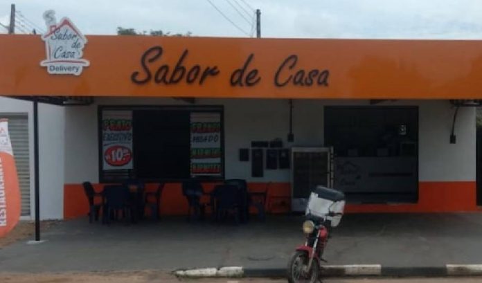 Bolsonaro gastou R$109 mil em restaurante onde a quentinha custa R$17; valor compraria 5mil marmitas