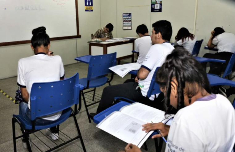 Com matrículas abertas, EJA oferta mais de 48 mil vagas no Amazonas; confira