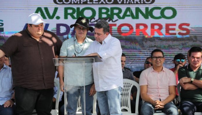 Governo do Amazonas assina ordem de serviço para construção do Complexo Viário Barão do Rio Branco