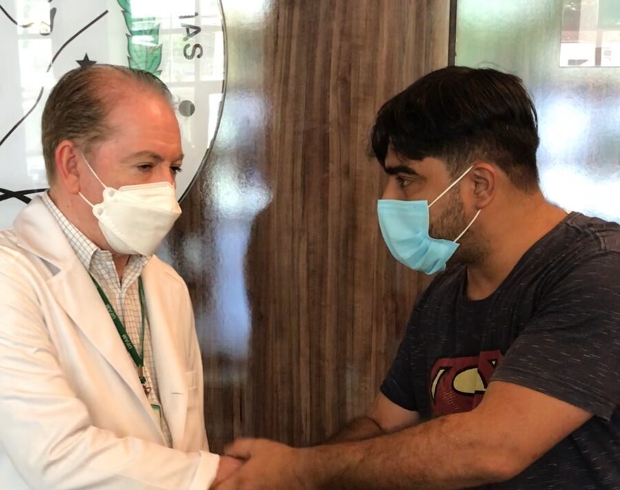 Vereador Dione Carvalho visita estrutura destinada ao atendimento pediátrico no Hospital Universitário Getúlio Vagas.