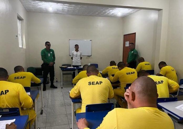 Mais de 700 detentos realizam provas do Enem em unidades prisionais do Amazonas