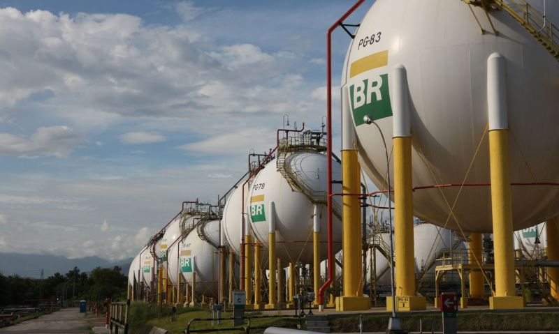 Petrobras anuncia redução de 11,1% no preço do gás natural para distribuidoras