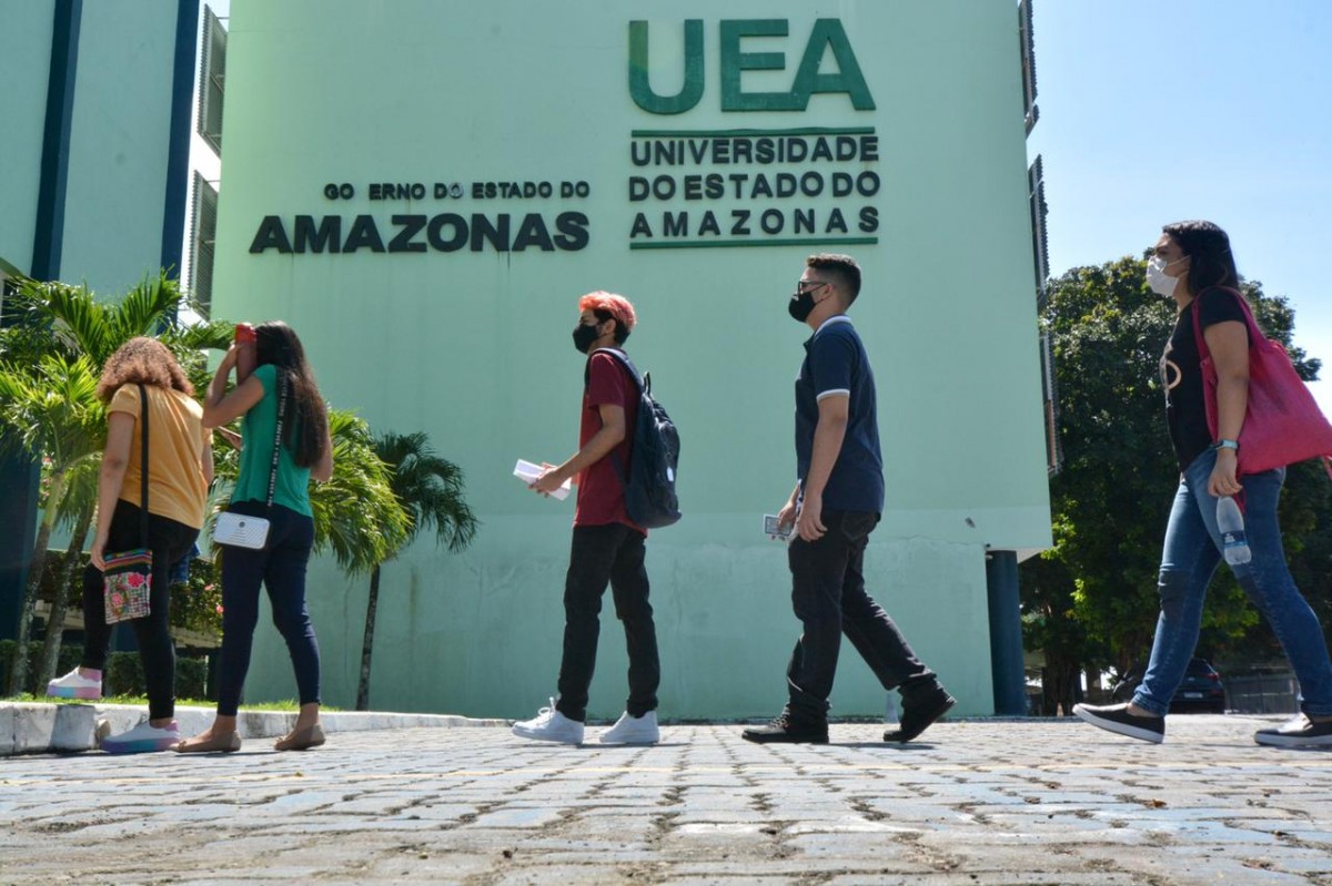 UEA divulga listas de aprovados no Vestibular e SIS; confira
