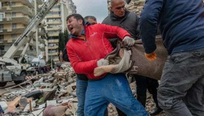 Número de mortos em terremoto na Turquia e na Síria já é superior a 5 mil