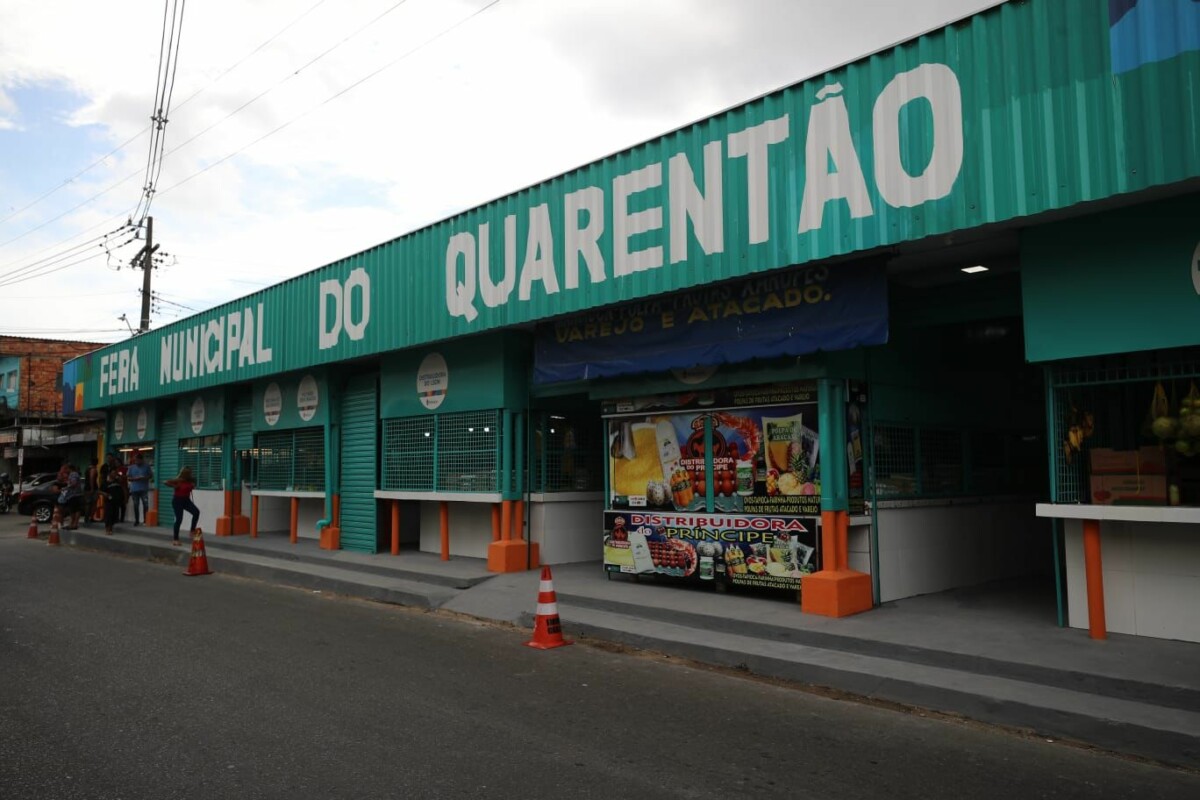 Governo e Prefeitura entregam Feira Municipal do Quarentão reformada