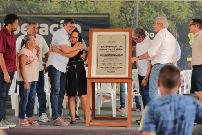 Wilson Lima entrega ramal Santa Maria pavimentado, em Iranduba, e garante mais incentivos para produtores rurais do estado