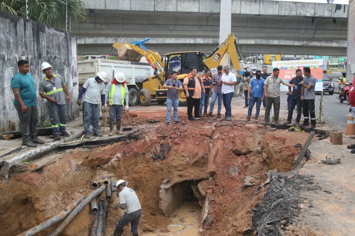 Trabalho para fechar cratera na avenida Rodrigo Otávio deve levar 8 dias