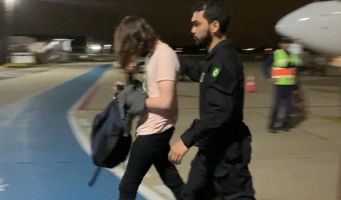 Extraditado, ex-estudante de medicina condenado por estupro chega ao Piauí