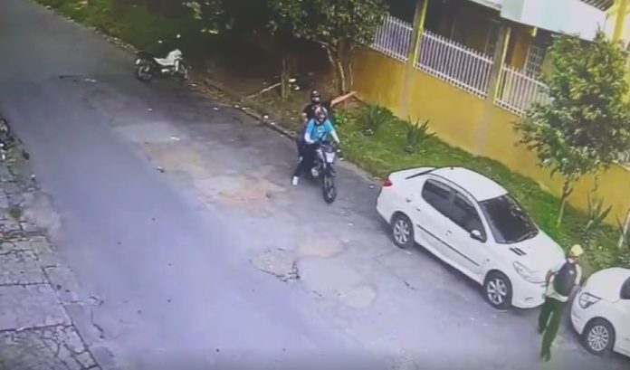 Em Manaus, criminosos são flagrados por câmera de segurança realizando assaltos na cidade; assista ao vídeo