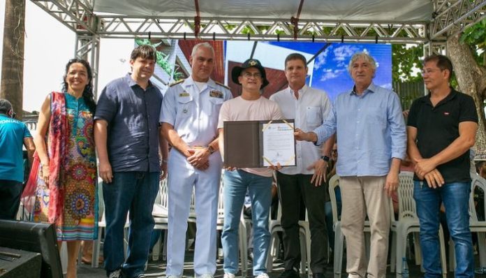 Prefeito de Manaus assina ordem de serviço para obras do mirante Lúcia Almeida, casarão Thiago de Mello e largo de São Vicente