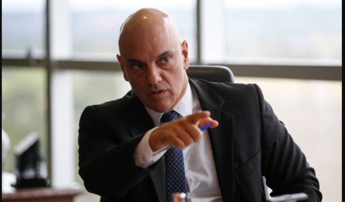 Ministro Alexandre de Moraes liberta mais 130 pessoas presas por atos antidemocráticos em Brasília
