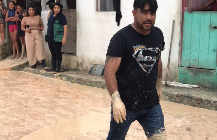 Dione Carvalho visita comunidade Monte Cristo que sofre com deslizamento de terra devido às fortes chuvas 