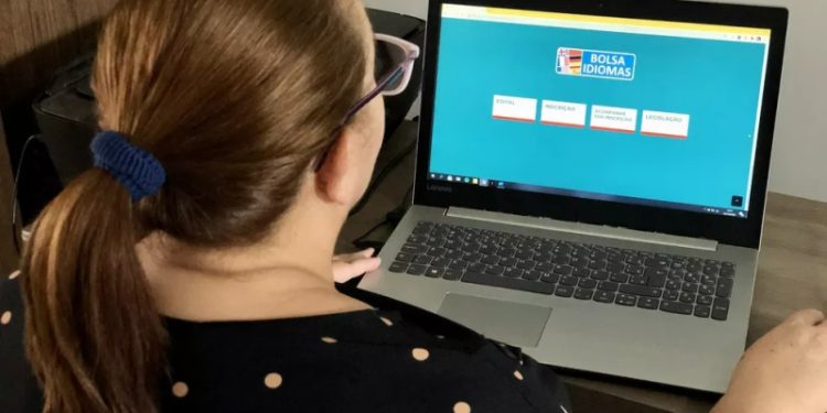 Prefeitura de Manaus abre inscrições para Bolsa Idiomas