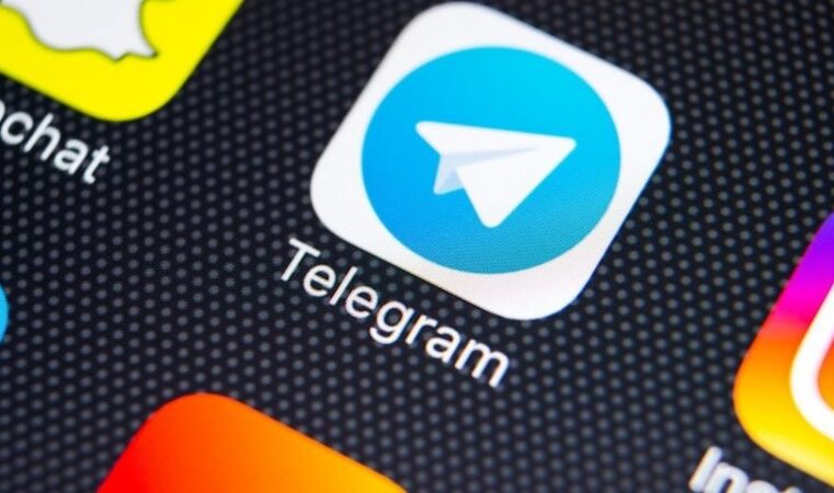 Justiça suspende Telegram e determina multa de R$ 1 milhão por não entregar dados sobre grupos neonazistas