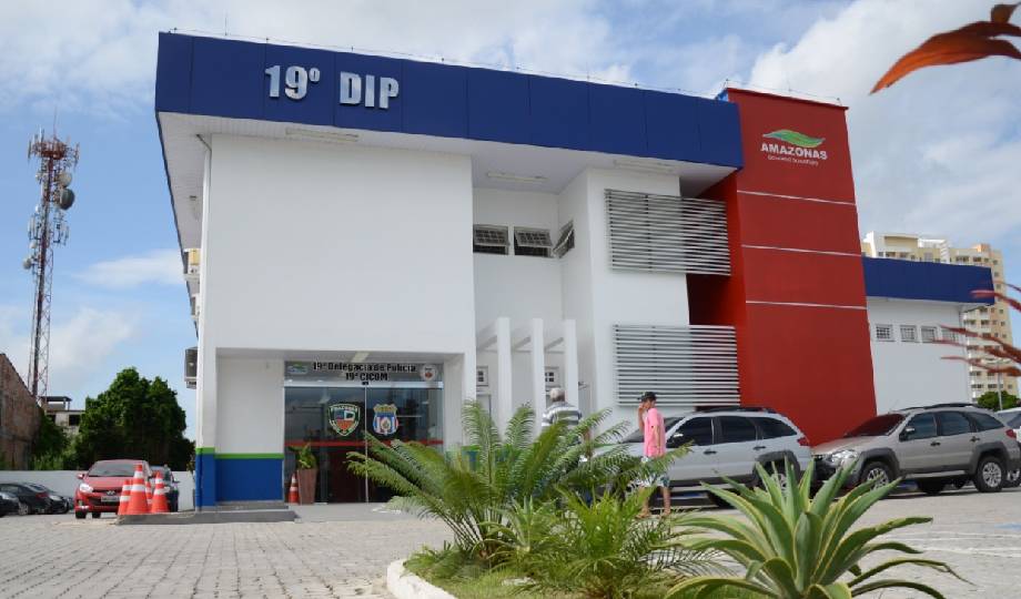 Em Manaus, família é feita de refém por criminoso no Cidade de Deus