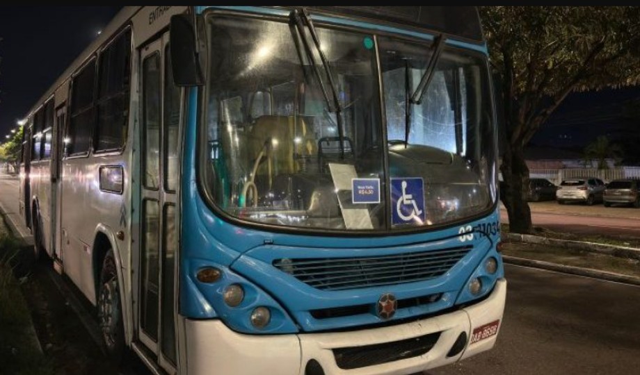 Em Manaus, passageiros vivem momentos de puro terror durante ação criminosa à coletivo