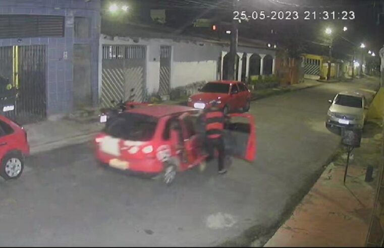 Veículo de criminosos entra em pane e é deixado para trás durante assalto em Manaus