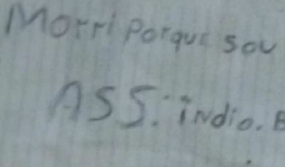 Em Manaus, homem é morto à tiros e criminosos deixam bilhete ao lado de corpo