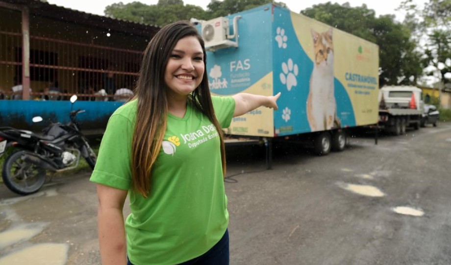 Após receber R$ 4 milhões, “Castramóvel” projeto de Joana Darc está parado e população cobra atendimento